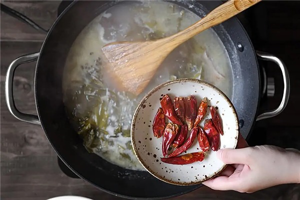 小熊冒菜酸菜魚麻辣香鍋加盟