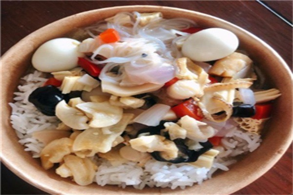 董小屋鮑魚(yú)撈飯加盟