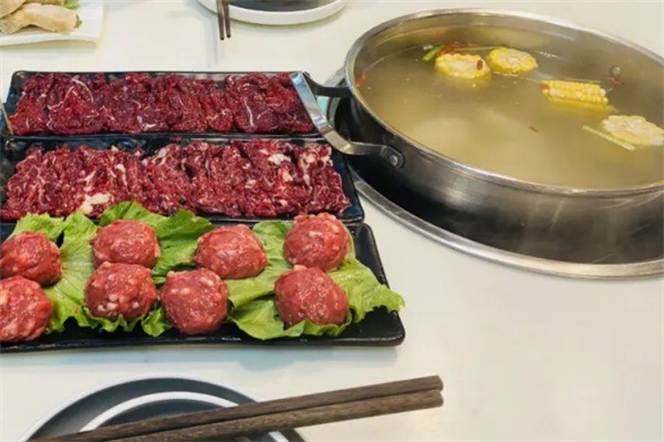 牛和牌·鮮切牛肉火鍋加盟