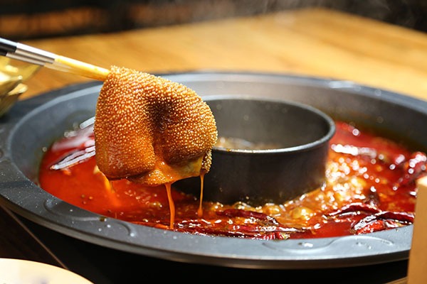 那先生泡椒牛肉串串火鍋