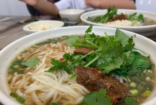 陸味牛肉面館