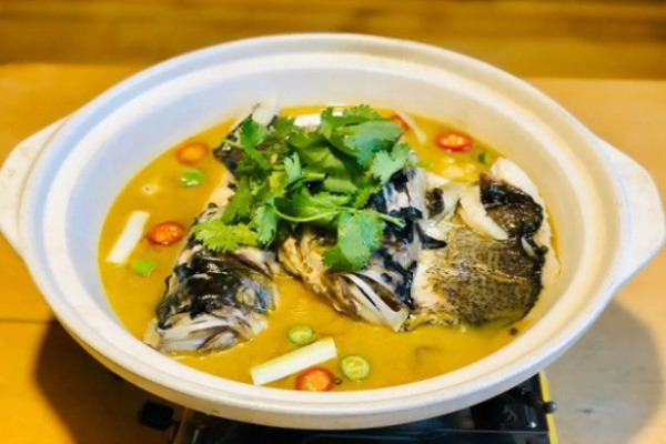 金鳙魚(yú)頭泡飯加盟