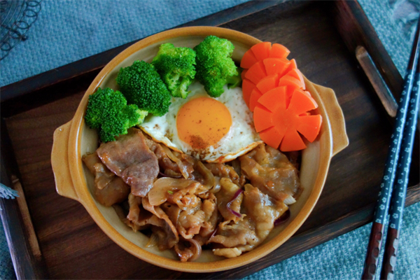 食小資日式肥牛飯加盟