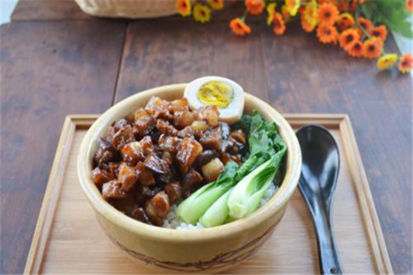 麥高樂鹵肉飯