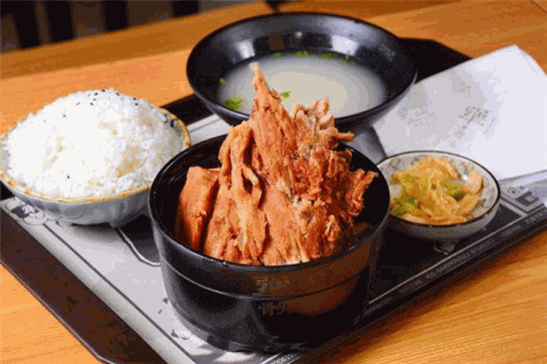 犟骨頭超級排骨飯