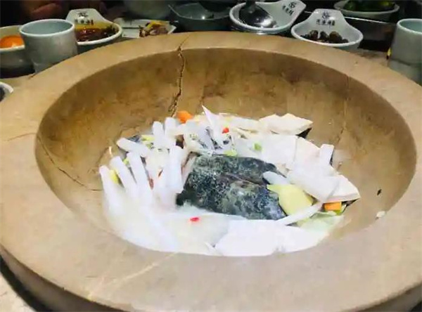 滇婆婆草帽魚